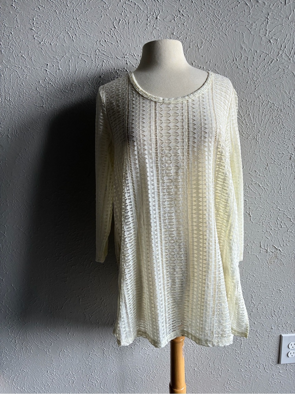 Ariat Women's Ivory Lace
Tunic Top Boho Western Sheer
3/4 Sleeve L